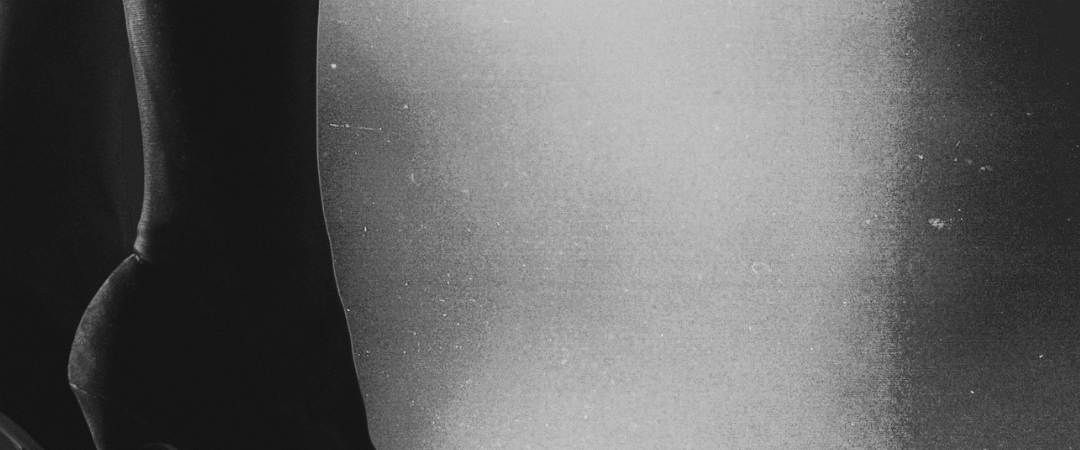 🎬 EPISODIO 2 – Il Nastro Quantico sotto i Tuoi Piedi